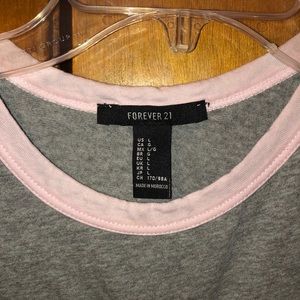Forever 21 Tops - Women’s Graphic T-Shirt Forever 21 Tops - Women’s Graphic T-Shirt